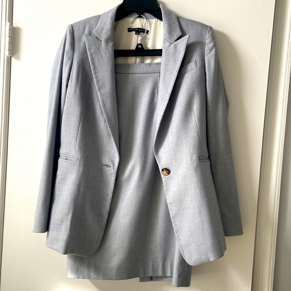 ANTONIO MELANI Light Gray Two-Piece Skirt Suit